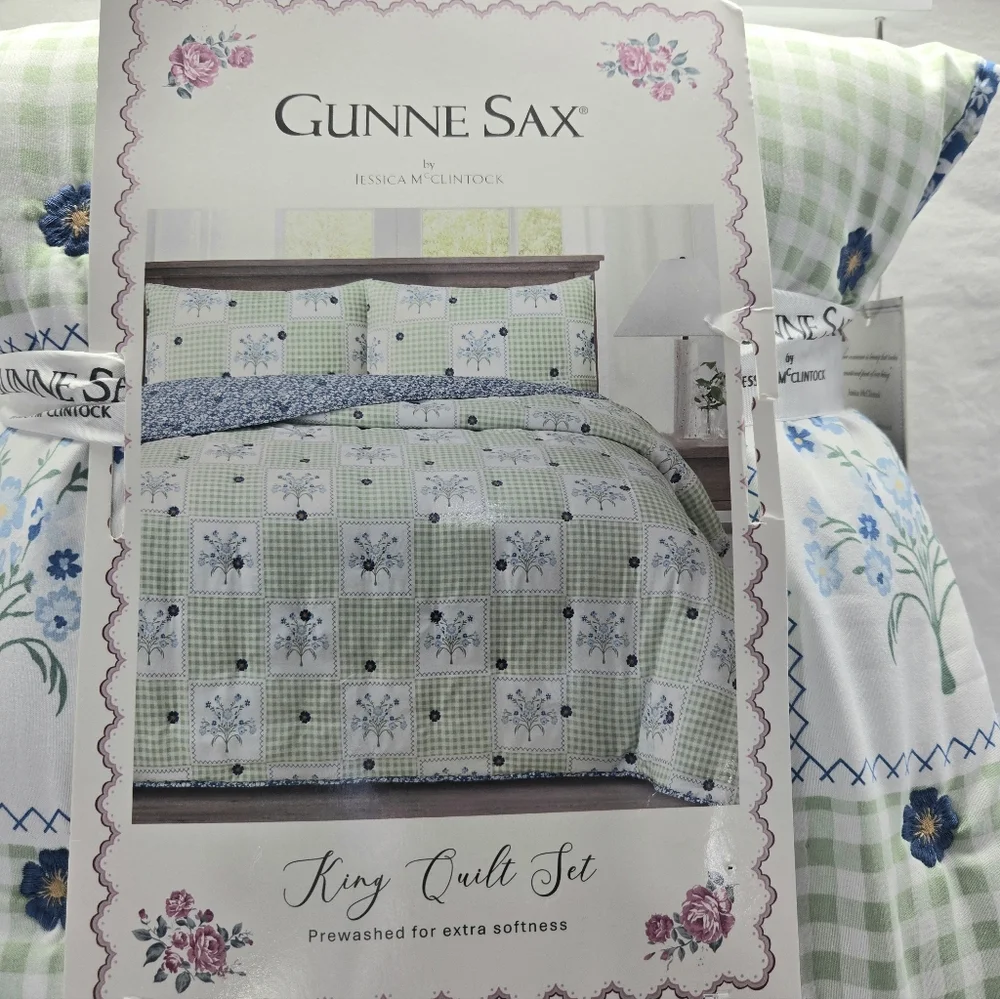 Gunne Sax by Jessica McClintock Floral Ruffle Quilt Set King 102